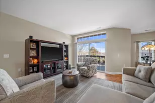 8526 S Bedford Way, Oak Creek, WI 53154 - Photo 10