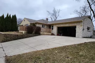 3015 S 35th St, Milwaukee, WI 53215 - Photo 6