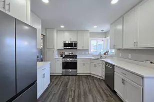 4760 N 159th St, Brookfield, WI 53005 - Photo 4