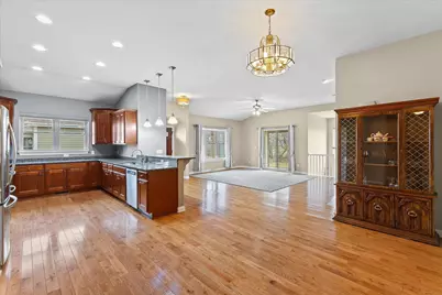 14122 W Honeyager Dr, New Berlin, WI 53151 - Photo 8