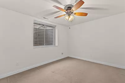 14122 W Honeyager Dr, New Berlin, WI 53151 - Photo 32