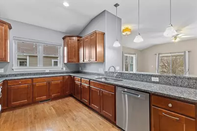 14122 W Honeyager Dr, New Berlin, WI 53151 - Photo 10