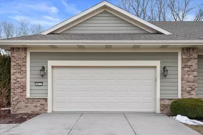 14122 W Honeyager Dr, New Berlin, WI 53151 - Photo 4