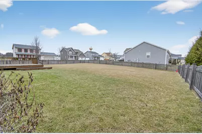 9518  Jasmine Ct, Sturtevant, WI 53177 - Photo 10