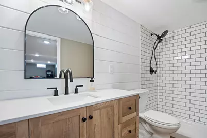 2721  Arrowhead St, Racine, WI 53402 - Photo 32