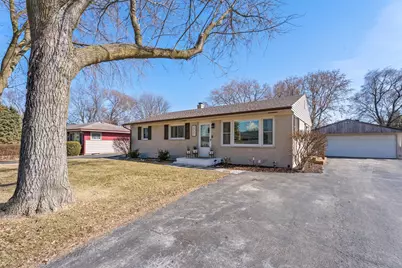 2721  Arrowhead St, Racine, WI 53402 - Photo 4