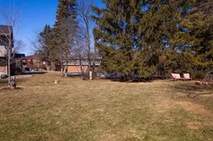 650 Dundee Ln, Hartland, WI 53029 - Photo 20