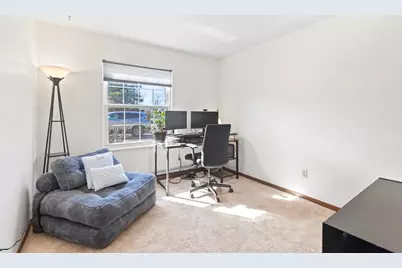 650  Dundee Ln, Hartland, WI 53029 - Photo 16