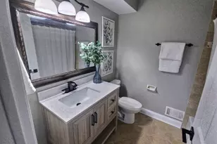 2608 W Hyacinth Ct, Mequon, WI 53092 - Photo 18