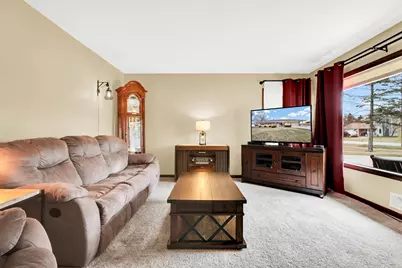 W144N4952  Stone Dr, Menomonee Falls, WI 53051 - Photo 2