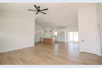 1361  Annapolis Dr, Holmen, WI 54636 - Photo 6