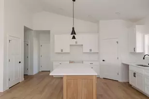 1361 Annapolis Dr, Holmen, WI 54636 - Photo 6