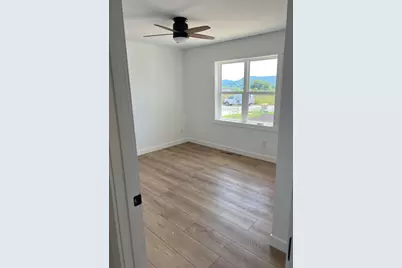 1361  Annapolis Dr, Holmen, WI 54636 - Photo 10