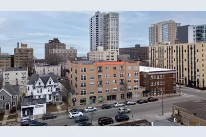 1920 N Farwell Ave #403, Milwaukee, WI 53202 - Photo 8