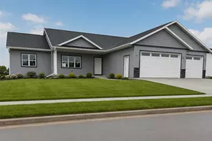 1371 Annapolis Dr, Holmen, WI 54636 - Photo 1