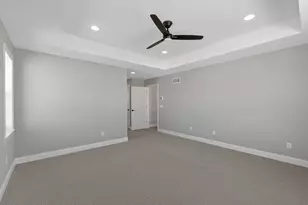 W192N5437 Red Crown Ln, Menomonee Falls, WI 53051 - Photo 6