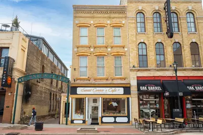 1031 N Martin Luther King Jr Dr, Milwaukee, WI 53203 - Photo 2