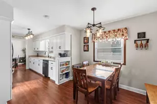 3560 S Loretta Ln, New Berlin, WI 53151 - Photo 4