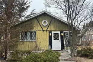 8045 W Lakeshore Dr, Burlington, WI 53105 - Photo 2