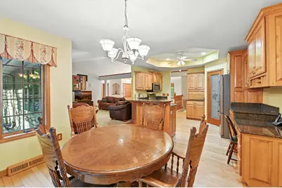 520  Bayberry Ln, Slinger, WI 53086 - Photo 10