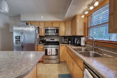 4605 N 107th St, Wauwatosa, WI 53225 - Photo 12