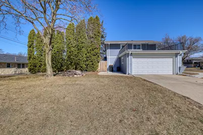 4605 N 107th St, Wauwatosa, WI 53225 - Photo 4