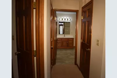 N22 W24122  Cloister Cir #5 E, Pewaukee, WI 53072 - Photo 14