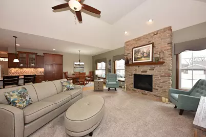 3905 S Five Iron Ct, New Berlin, WI 53151 - Photo 16