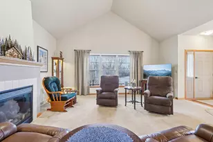 N28W6646 Alyce St, Cedarburg, WI 53012 - Photo 4