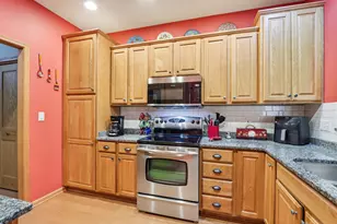 N28W6646 Alyce St, Cedarburg, WI 53012 - Photo 8