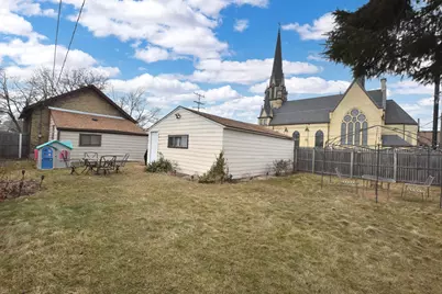 1431  Erie St, Racine, WI 53402 - Photo 6