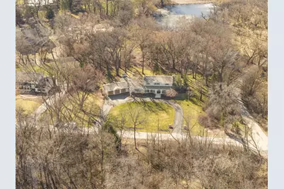 N59W38235  Mainland Dr, Oconomowoc, WI 53066 - Photo 4