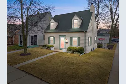 4975 N Hollywood Ave, Whitefish Bay, WI 53217 - Photo 2