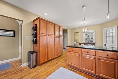 4975 N Hollywood Ave, Whitefish Bay, WI 53217 - Photo 10