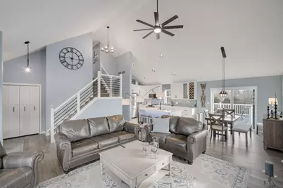 1243  Firethorn Dr, West Bend, WI 53090 - Photo 4