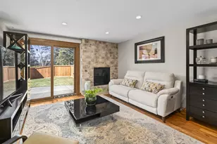 11249 N Oriole Ln, Mequon, WI 53092 - Photo 16