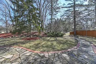 11249 N Oriole Ln, Mequon, WI 53092 - Photo 40