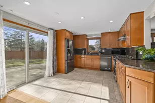 11249 N Oriole Ln, Mequon, WI 53092 - Photo 12