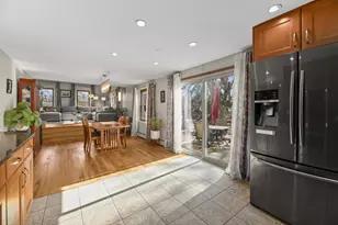 11249 N Oriole Ln, Mequon, WI 53092 - Photo 14