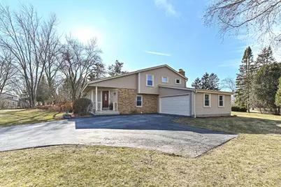 11249 N Oriole Ln, Mequon, WI 53092 - Photo 32