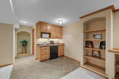 1960  Foxcroft Ln, Waukesha, WI 53189 - Photo 32