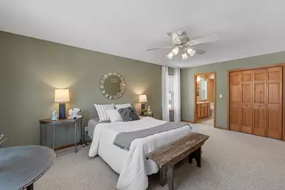 1960  Foxcroft Ln, Waukesha, WI 53189 - Photo 18