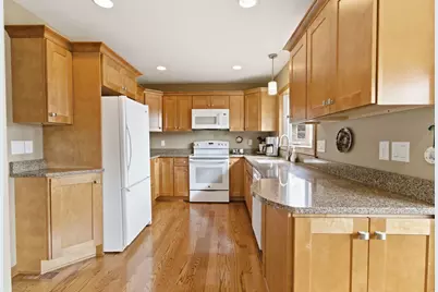 309  Roberts Dr, Mukwonago, WI 53149 - Photo 14