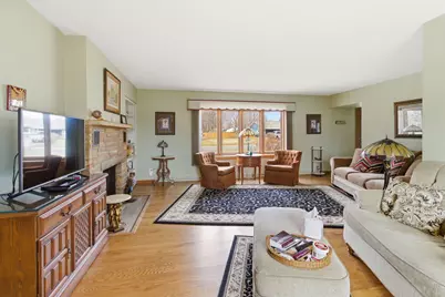 309  Roberts Dr, Mukwonago, WI 53149 - Photo 4