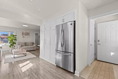 3130 S 60th St, Milwaukee, WI 53219 - Photo 10