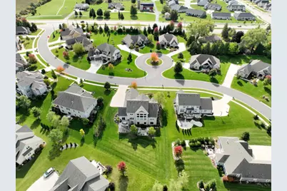 N56W19780  Powell Dr, Menomonee Falls, WI 53051 - Photo 2