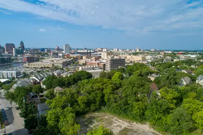 234 E Reservoir Ave #302, Milwaukee, WI 53212 - Photo 18