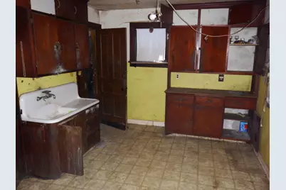 2556 N Humboldt Blvd, Milwaukee, WI 53212 - Photo 8