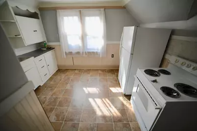 2104 S 71st St, West Allis, WI 53219 - Photo 10