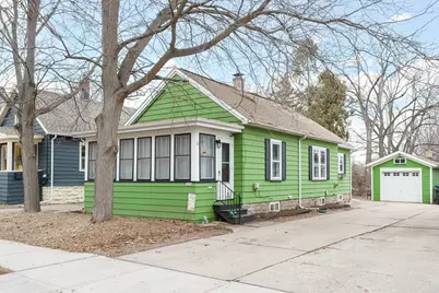 1230  Bay Shore Dr, Oshkosh, WI 54901 - Photo 2